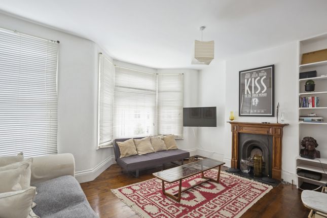 Flat to rent in Burrows Road, London