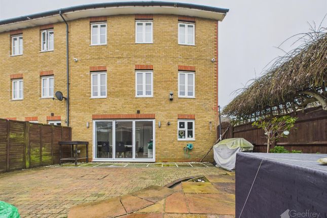 1, Cheviot Way, Great Ashby, Stevenage photo 4