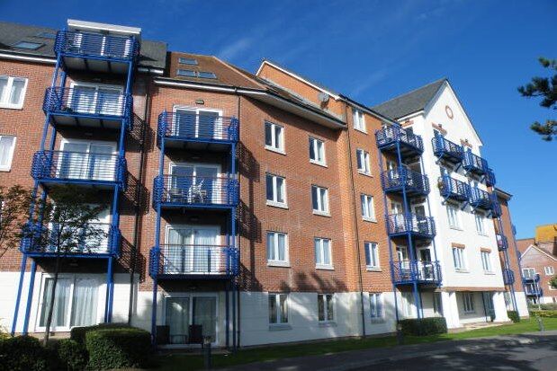 Flat to rent in Harbour View, Weymouth