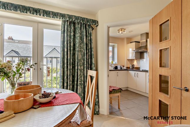 31 Roslyn Court, Lisle Lane, Ely photo 2