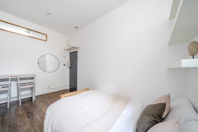 36c, Heath Street, London photo 4