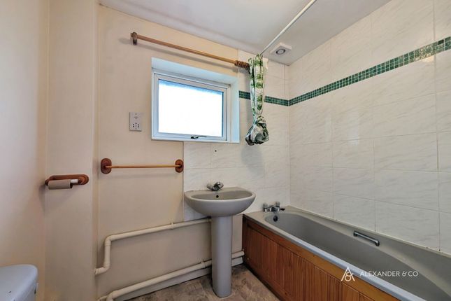 79, Moor Pond Close, Bicester photo 5