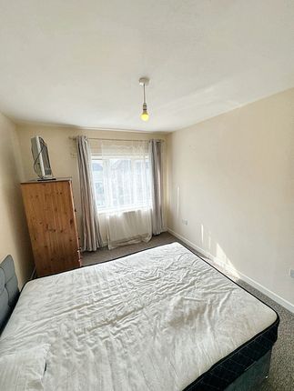 933A, Green Lane, Dagenham photo 2