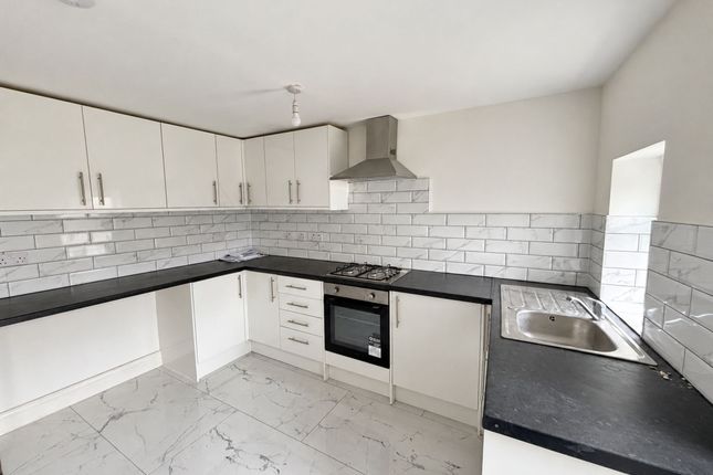 150 Windsor Road, Ilford photo 2