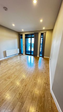 Flat 6, 2A, Wildfell Road, Catford, London photo 3