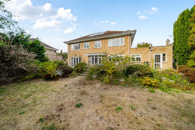 7, Hollycombe, Englefield Green photo 2