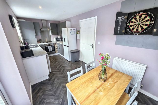 4, Saxilby Close, Cramlington photo 3