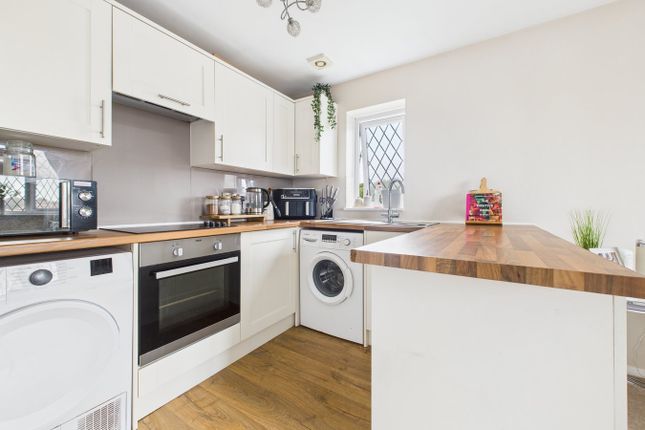 33, Campion Close, Weston-Super-Mare photo 4
