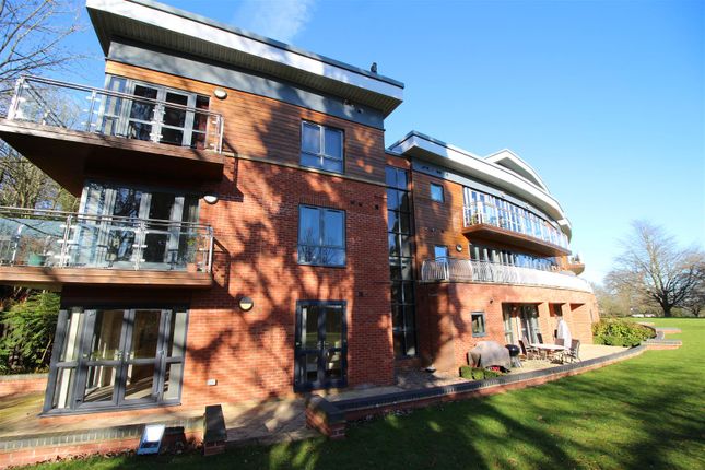Flat for sale in The Lawns, Moss Drive, Bramcote