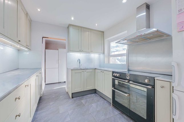 30, Royston Avenue, Southend-on-sea photo 2