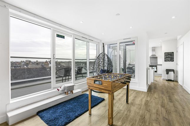 Flat for sale in Springfield Road, Cambridge