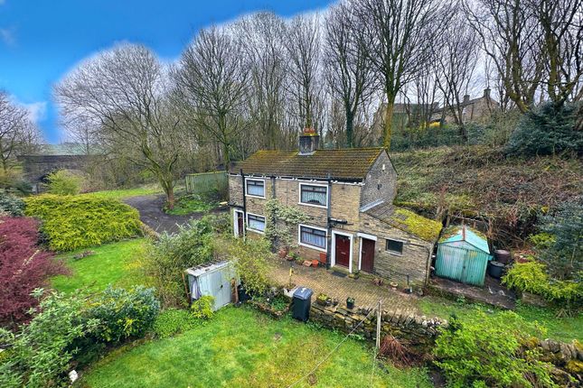 Thumbnail Detached house for sale in Brackenbed Lane, Halifax