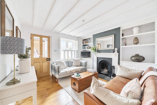 11, Middle Bourne Lane, Farnham photo 2