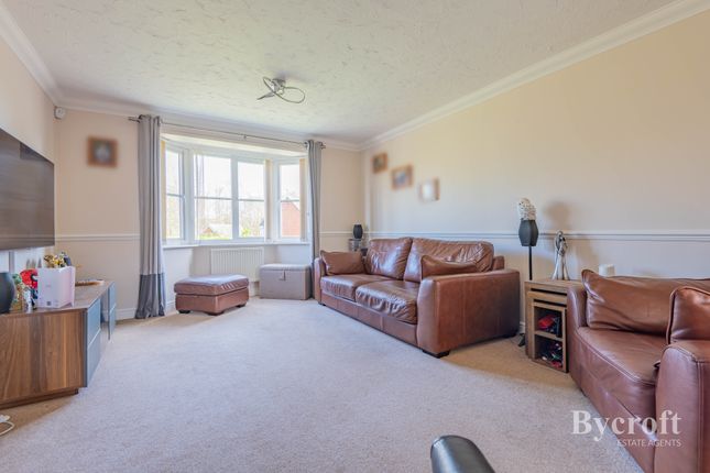 36, Howley Gardens, Lowestoft photo 5