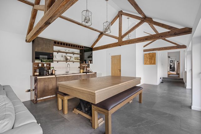 Barn conversion for sale in Thong Lane, Gravesend