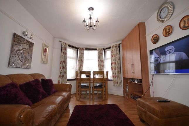 Thumbnail Maisonette to rent in Park Road, Wembley, Middlesex