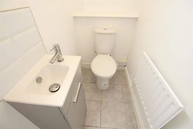 15, Longueville Court, Northampton photo 5