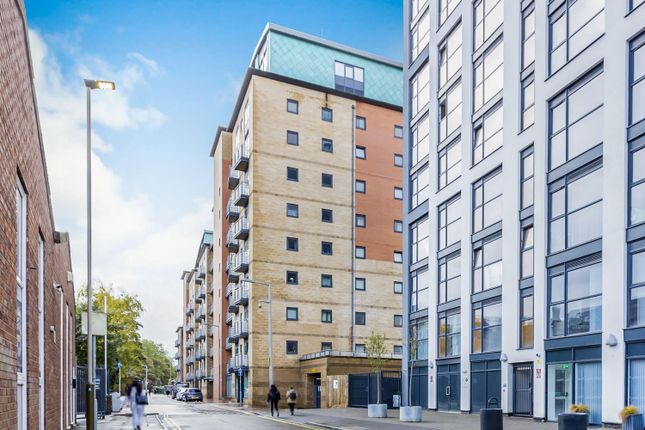 Thumbnail Flat for sale in Bath Lane, Leicester