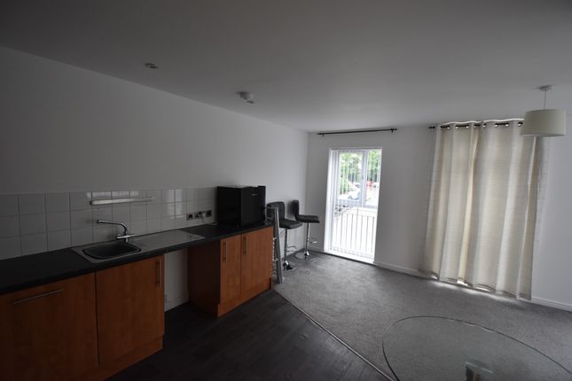 Thumbnail Flat to rent in Park Road South, Middlesbrough