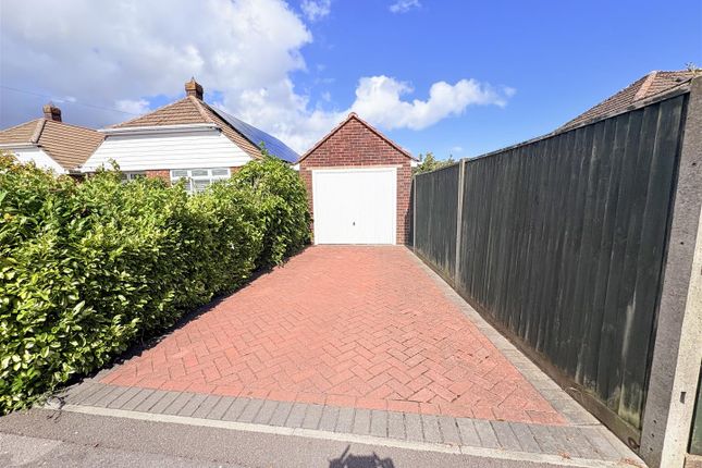 24, Glyn Way, Fareham photo 4