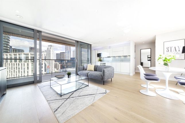 Thumbnail Flat to rent in Heritage Tower, 118 East Ferry Road, Canary Wharf, London