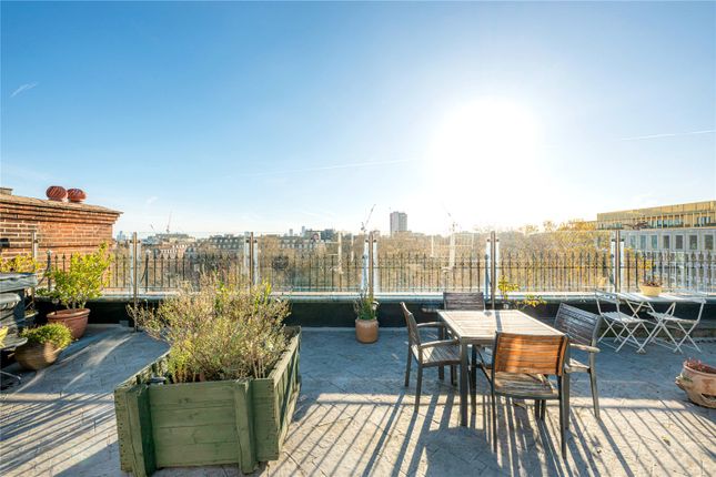 Thumbnail Flat for sale in Grosvenor Square, Mayfair, London