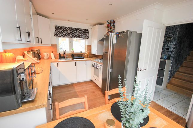 99, Shelley Road, Wellingborough photo 3