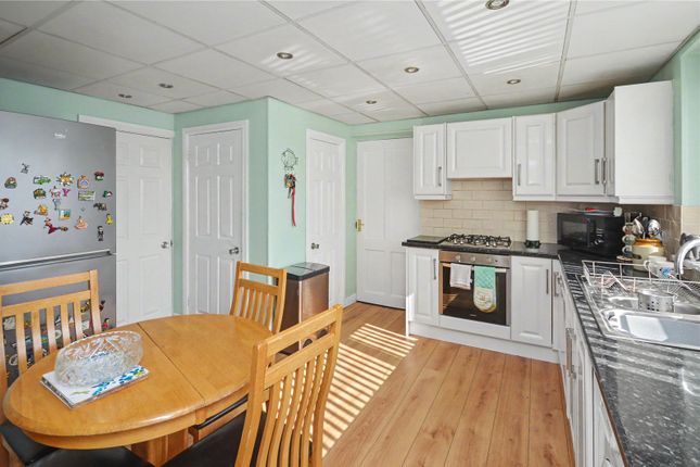 31, Lanshaw Road, West Yorkshire photo 5