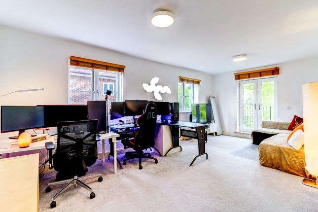 Flat 6, Aspen Court,, Freer Crescent, Buckinghamshire photo 2