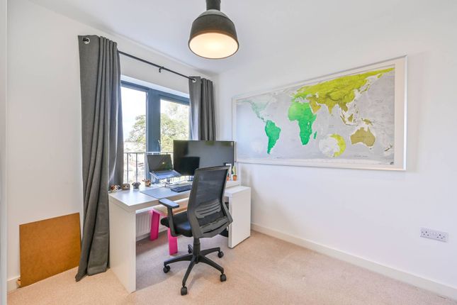 End terrace house to rent in Queens Road West, Plaistow, London