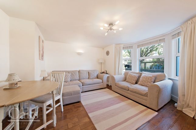 Thumbnail Flat to rent in Kempshott Road, London