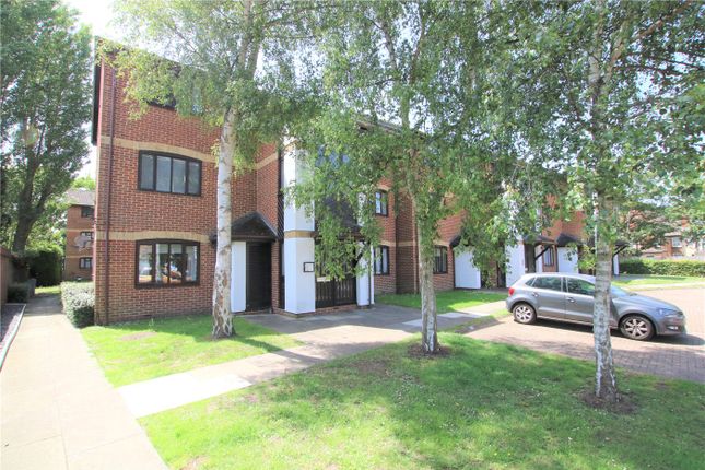 1 Bed Parking Garage To Rent In Pennyroyal Court Reading