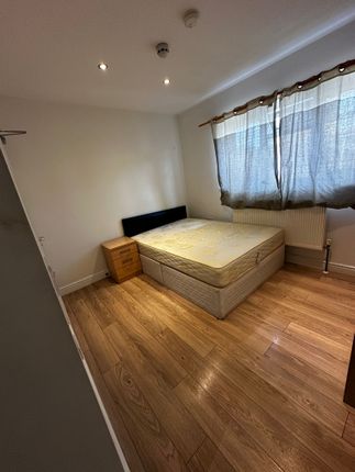 26, Aldridge Road, Slough photo 3