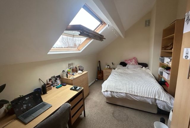 Brudenell Road Hyde Park, Leeds photo 3