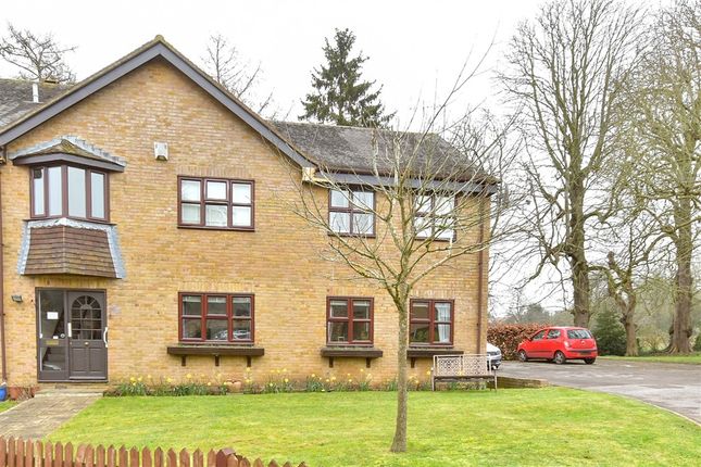 2-bed flat on Old Mill Close, Eynsford, £280,000