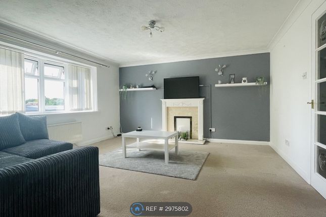 Flat, Church Hill Place Hillborough Close, Bexhill-On-Sea photo 2