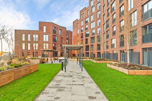 Flat for sale in Whitehall Road, Leeds, West Yorkshire
