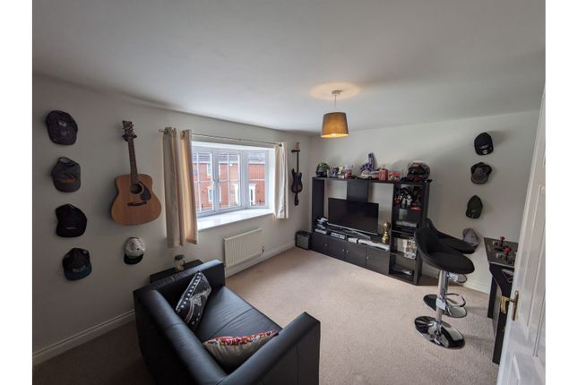 End terrace house for sale in Chaytor Drive, Nuneaton