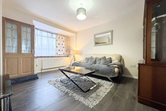 391, Eastcote Lane, Harrow photo 2