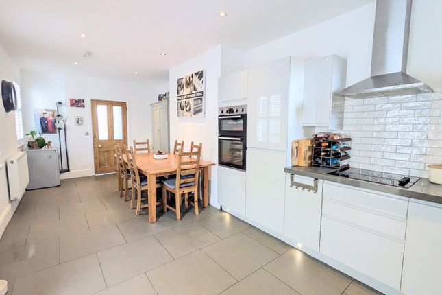 3 Park Terrace, Merthyr Tydfil photo 4