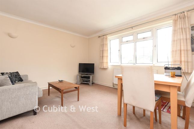2-bed flat on 74, Campden Road, South Croydon, £300,000