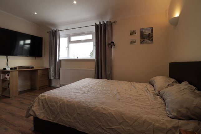 End terrace house for sale in Acacia Avenue, West Drayton