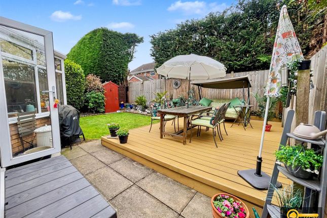 16, Juliet Close, Nuneaton photo 3