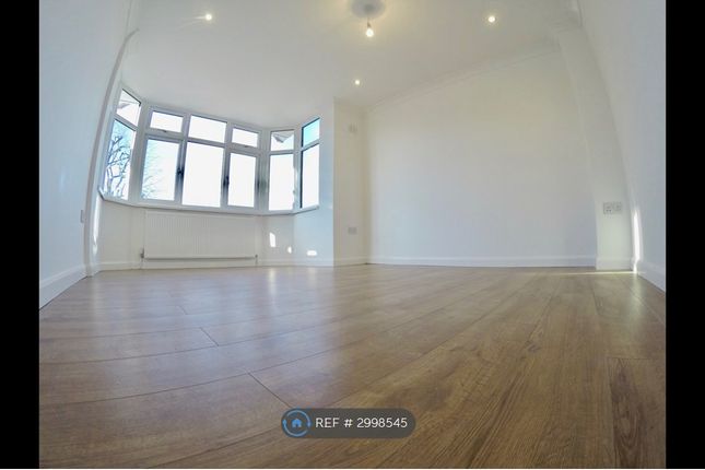 Flat  B Lynwood Road, London photo 4