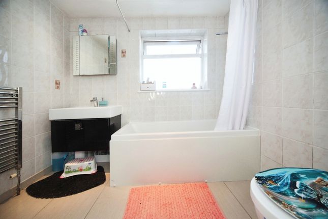 Semi-detached house for sale in Blaydon Road, Luton