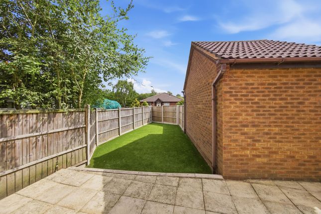 12 St. Annes Way, Worksop photo 3