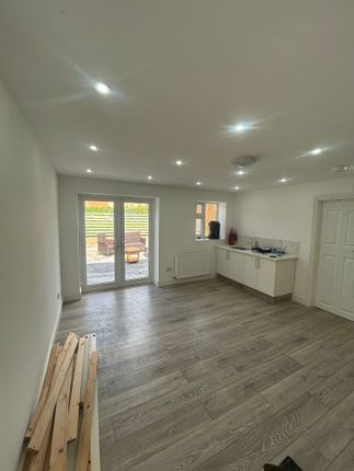 Thumbnail Studio to rent in Burrow Road, Chigwell