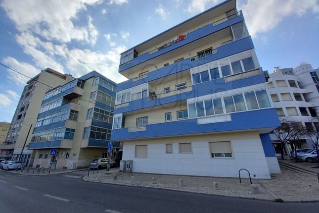 Apartment for sale in Laranjeiro E Feijó, Almada, Setúbal