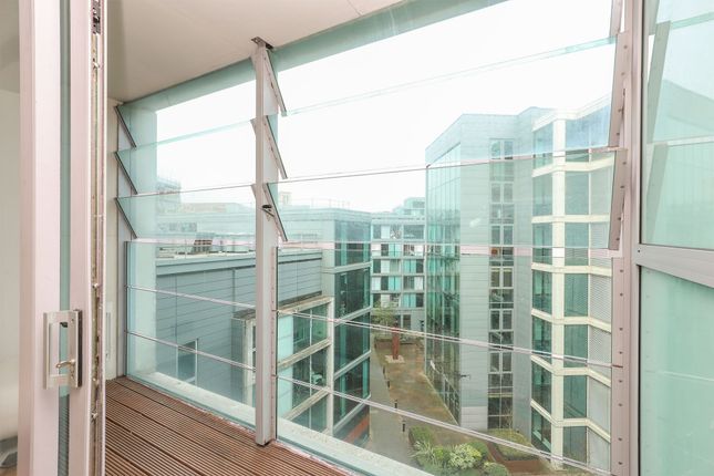 Apt 85, City Point, Sheffield photo 4