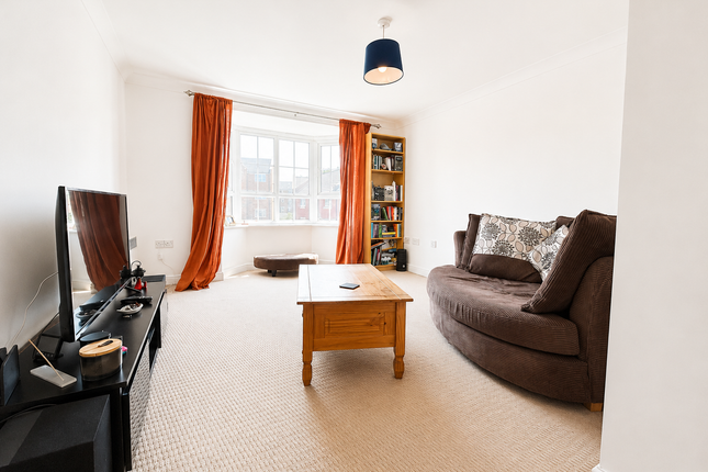 Bramley Court,37, Luton Road, Dunstable photo 2